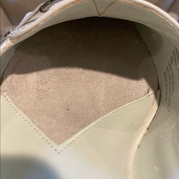 Etienne Aigner Shoe Mules White Leather Almond Toe Silver Chain Size 8 Wide - Picture 8 of 10